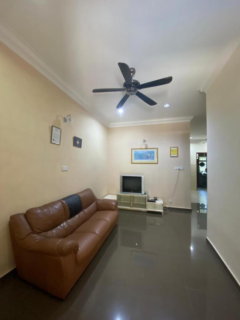 Homestay Tok Ma 1 Alur Tuman Marang Exterior foto